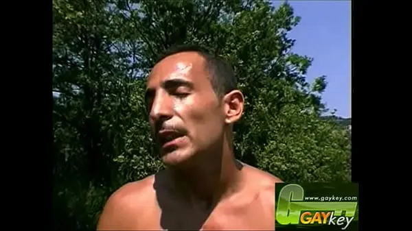 Rura napędowa HD gay sex in public