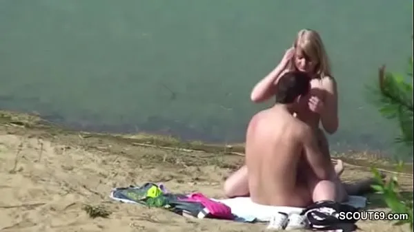 HD-Young couple fucks on the beach in Timmendorf and is filmed drivrör