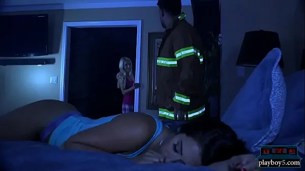 HD Firefighter fulfills brunettes fantasy after the rescue drive Tube