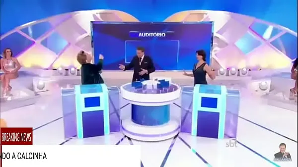 HD-BALARINA IN THE SILVIO SANTOS PROGRAM SHOWING THE PANTIES drivrör