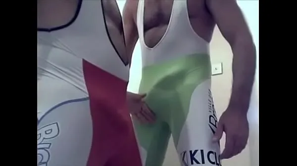 HD Worship each other bulges singlet sürücü Tüpü