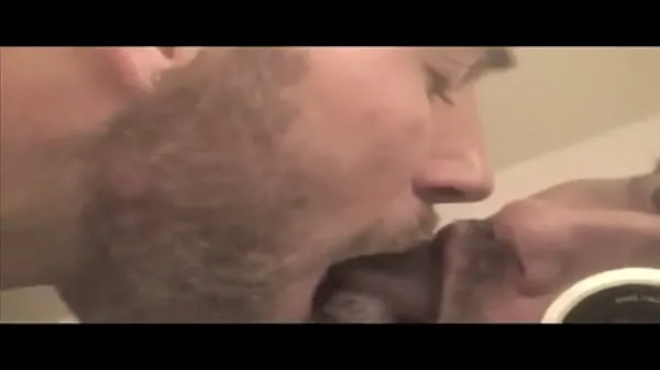 HD Tiery B Spit Kissing (close ups meghajtó cső