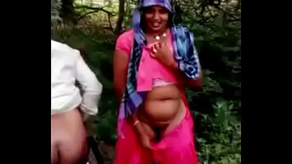 Tube d’entraînement HD Couple indien desi avoir des relations sexuelles en plein air. Pados wali aunty ki chudai. A regarder