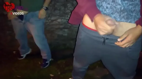 HD Cristina Almeida em seu primeiro gangbang com desconhecidos na praça (Mirante da Lapa), fode com desconhecidos, xinga o corno e engole leitinho | Dogging 1 - Trailer sürücü Tüpü