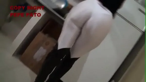 HD Lady in shiny white lycra leggings acionamento Tube