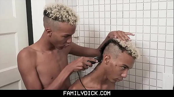 HD Twink Twins idênticos acariciam seus pênis juntos acionamento Tube