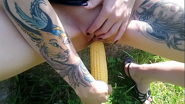 HD Lucy Ravenblood fucking pussy with corn in public drive Tube