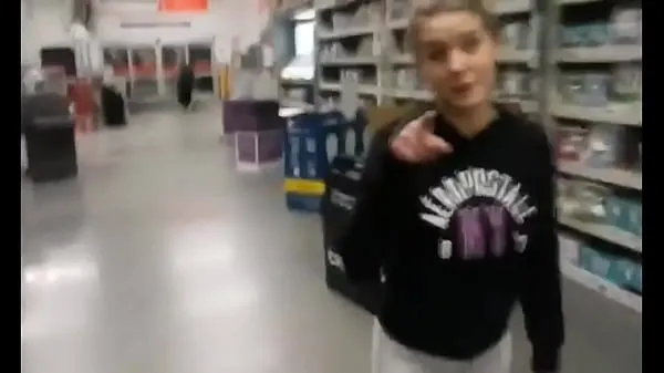 Tube d’entraînement HD Stranger Girl suce ma bite dans Walmart