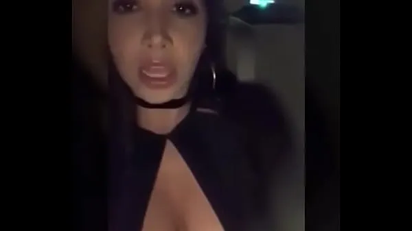 ایچ ڈی Singer Paola jara. Masturbating in car ڈرائیو ٹیوب