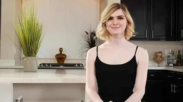 HD Teen Ella Hollywood hat ihren Arsch gebohrt, während Julia zuschaut Laufwerk Tube