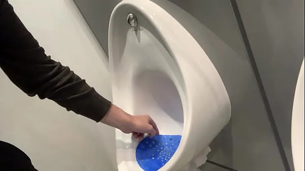 HD faggot cleans the urinal acionamento Tube