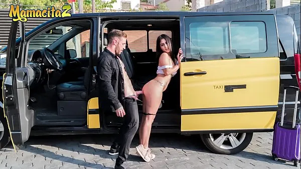 HD MAMACITAZ - Spanish Babe Aisha Gets Fucked In Doggy By Taxi Driver Outdoor ổ đĩa ống