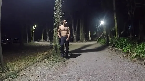 HD-Nude guy masturbating at the Park Vol 2 drivrör