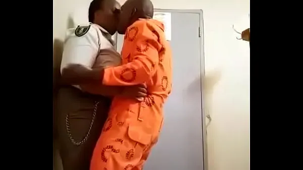 एचडी Leak Video of Fat Ass Correctional Officer get pound by inmate with BBC. Slut is hot as fuck and horny bitch. It's not hidden camera it's real s ड्राइव ट्यूब