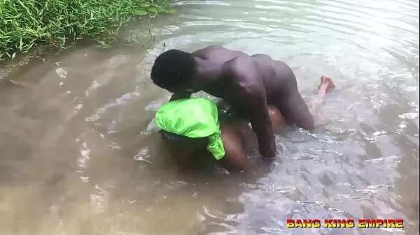 Unidad de BANG KING EMPIRE - Se folló a una diosa africana del agua por un ritual de dinero y no puede quitarse la polla HD Tube