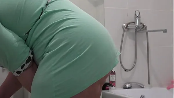 HD Toilettenbürste in analer und haariger Muschi zum Vergnügen. Mollige Milf masturbiert und schüttelt großen Hintern. Hätten Sie erraten, wie man eine Toilettenbürste benutzt Laufwerk Tube