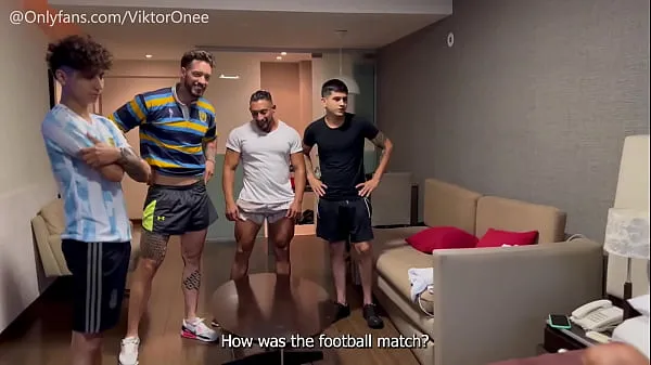 หลอดไดรฟ์ HD 4 soccer players break ass