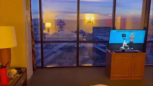 Unidad de Sexo con las cortinas de la ventana abiertas para que todos las vean en Las Vegas HD Tube