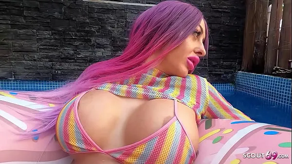 Tubo di azionamento La modella tedesca Cathy B con grandi tette e labbra carnose gira porno amatoriale HD