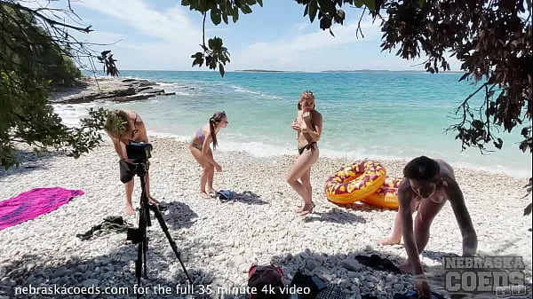 HD Urlaub am Oben-ohne-Strand verbringen und Pussycat-Lesben-Hämmern Rebeka Ruby privaten Moment verpassen Laufwerk Tube