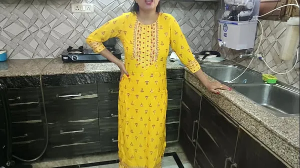 Tubo di azionamento Desi bhabhi stava lavando i piatti in cucina, poi è venuto suo cognato e ha detto bhabhi aapka chut chahiye kya dogi hindi audio HD