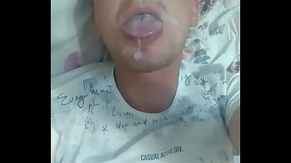 HD Young gay cum on his face aandrijfbuis