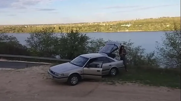 أنبوب محرك Twice pissing Retro Car TOW BAR before ORGASMIC FUCK it عالي الدقة